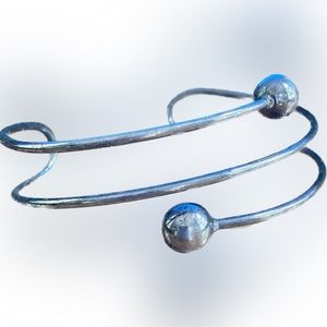 Vintage Silver swirl cuff bracelet ball end caps lightweight comfy